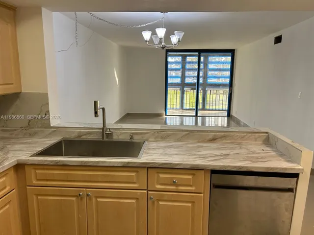 $2,500 | 12219 Southwest 14th Lane, Unit 2111, Miami, FL 33184