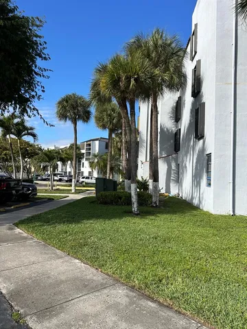 $2,500 | 12219 Southwest 14th Lane, Unit 2111, Miami, FL 33184