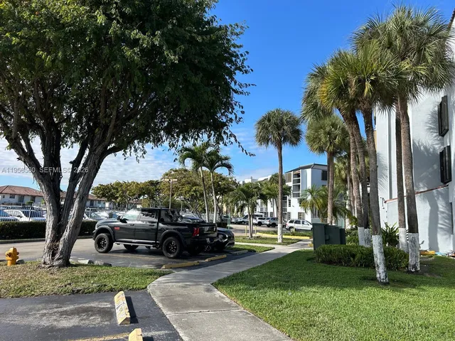 $2,500 | 12219 Southwest 14th Lane, Unit 2111, Miami, FL 33184