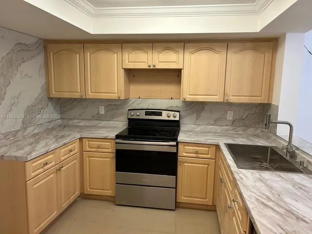 $2,500 | 12219 Southwest 14th Lane, Unit 2111, Miami, FL 33184