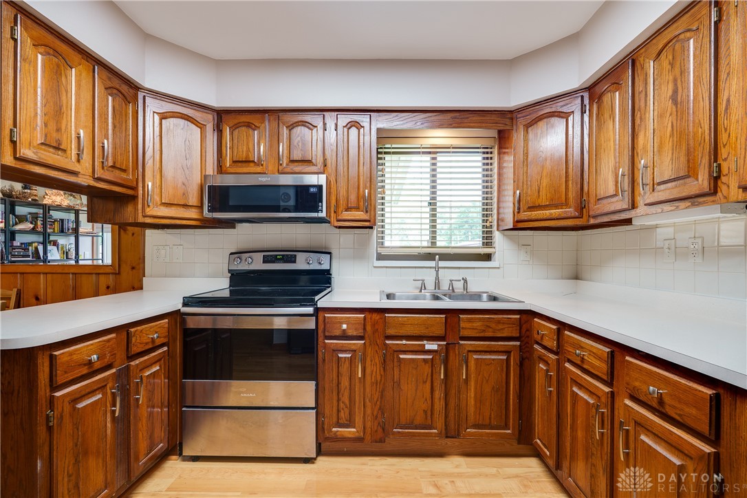 4259 Maxlin Road Dayton, OH 45429 - Photo 12 of 33 Gallery Image 12