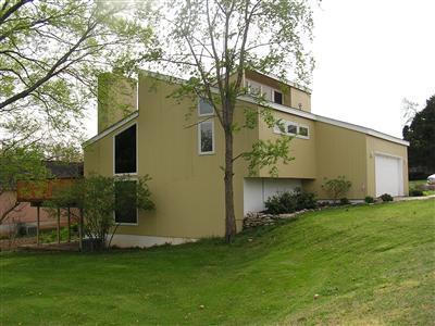 1424 South Charing Avenue Springfield, MO 65809 - Photo 1 of 1 Primary Photo