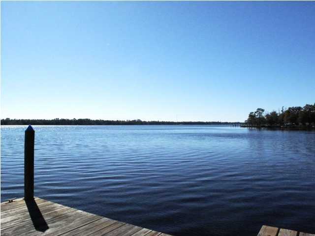4491 Woodbridge Road Niceville, FL 32578 - Photo 4 of 17 a view of an ocean from a balcony