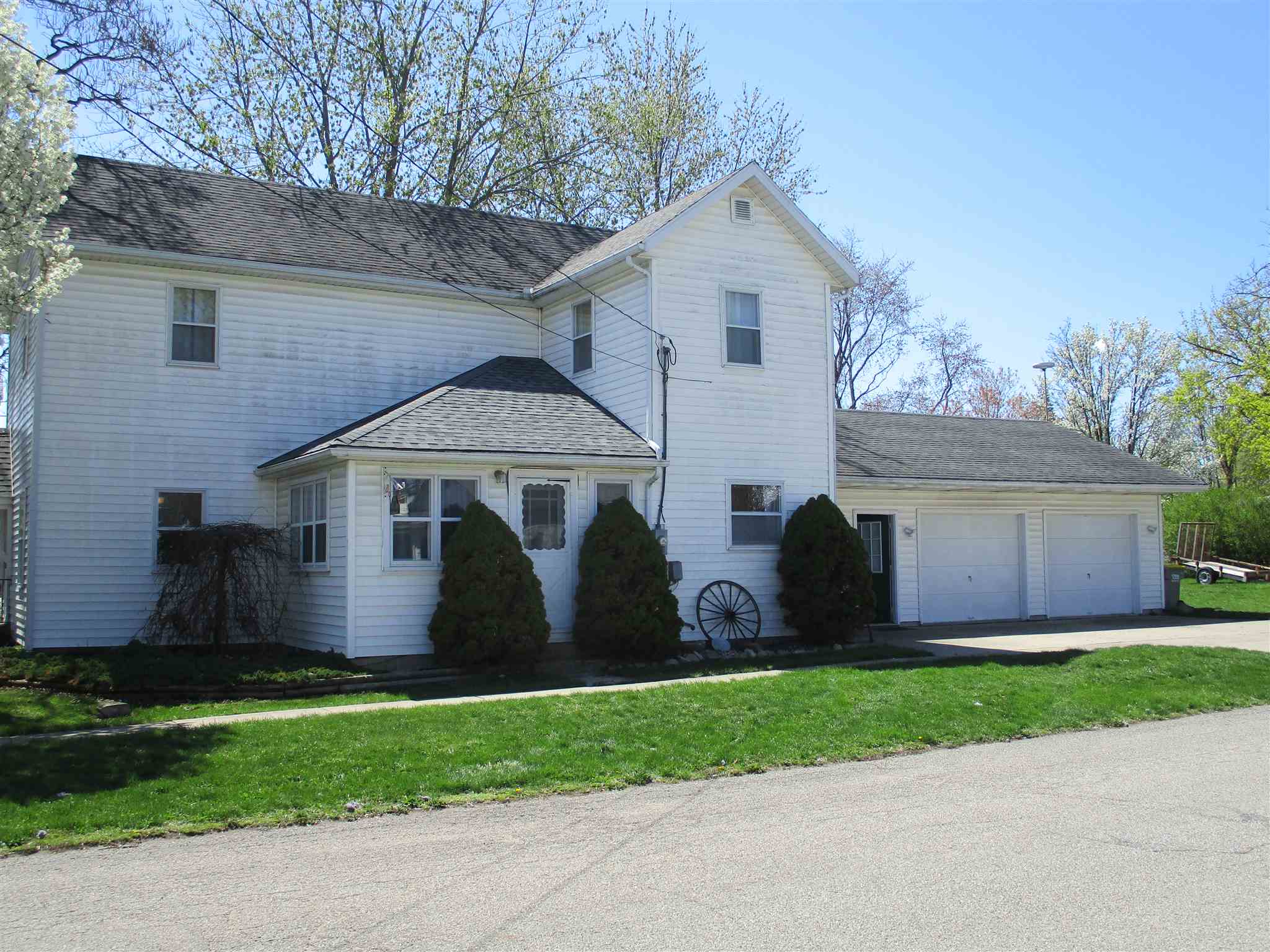 402 West Green Street Butler, IN 46721 - Photo 1 of 9