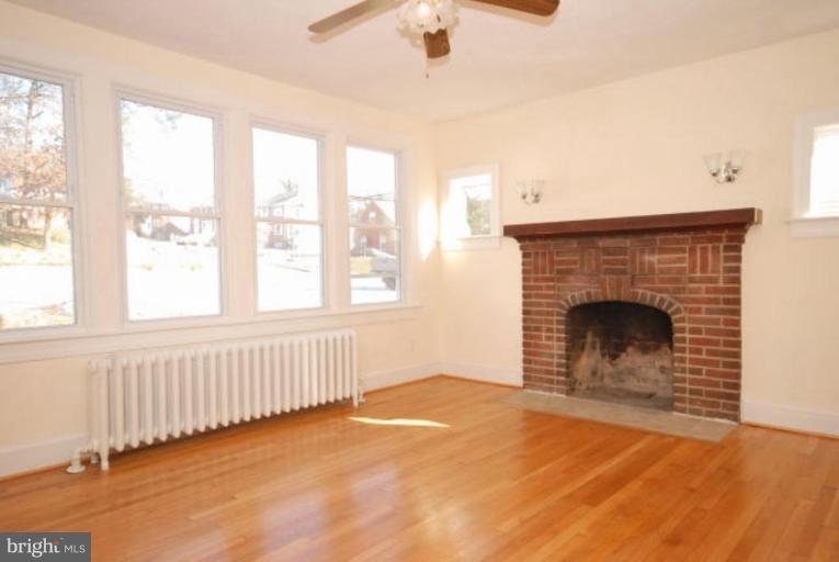 5707 Landover Road Hyattsville, MD 20784 - Photo 7 of 30 Living Room