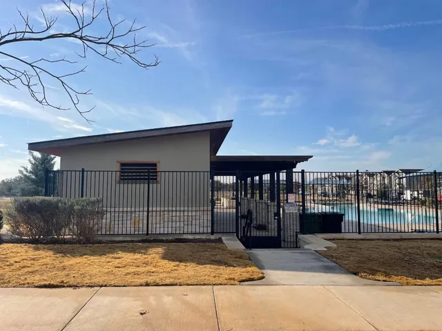 a view of a livingroom with furniture