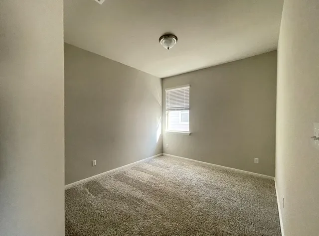 a view of entryway with window