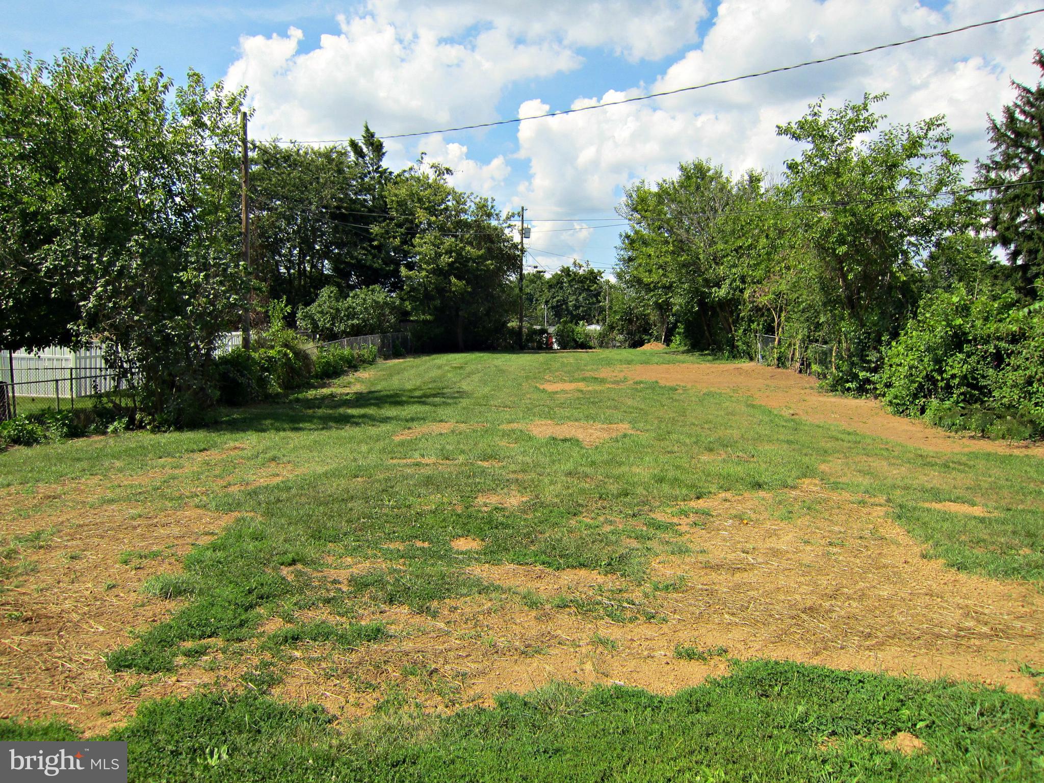 16808 Hampton Road Williamsport, MD 21795 - Photo 14 of 18 Your large fenced rear yard