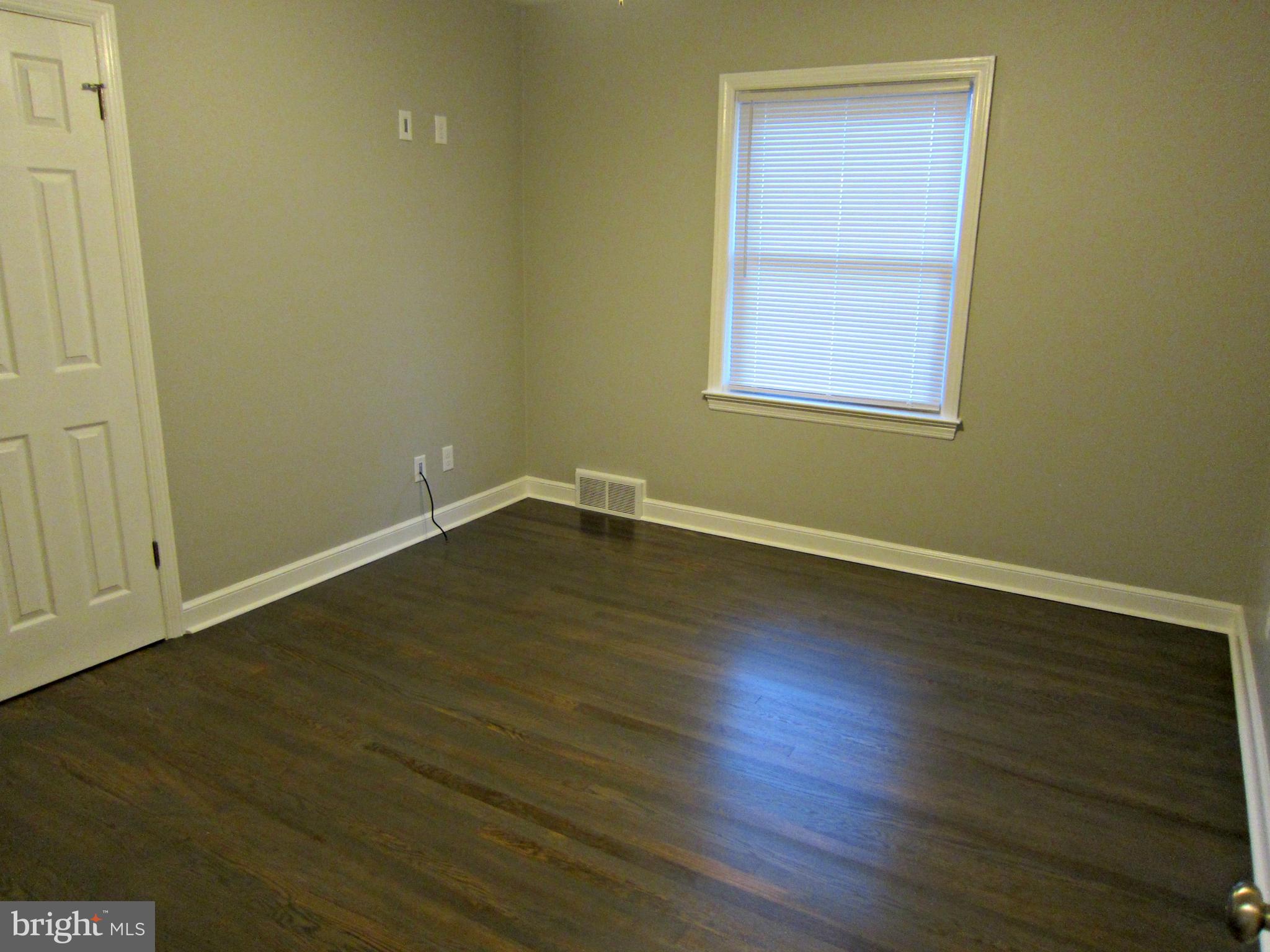 16808 Hampton Road Williamsport, MD 21795 - Photo 8 of 18 Nice size bedroom