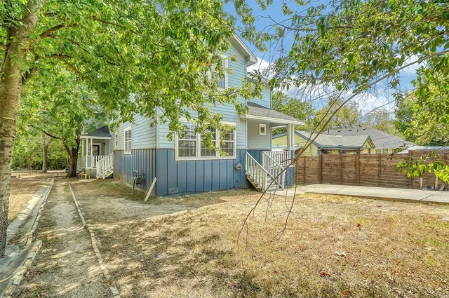 $4,600 | 2115 East 18th Street, Unit A, Austin, TX 78702