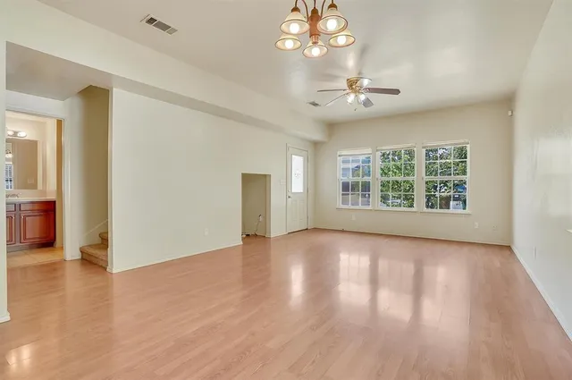 $4,600 | 2115 East 18th Street, Unit A, Austin, TX 78702