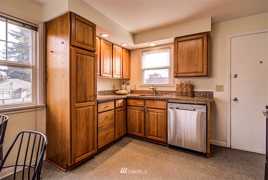 3903 Southwest Ida Street Seattle, WA 98136 - Photo 8 of 25 Gallery Image 8