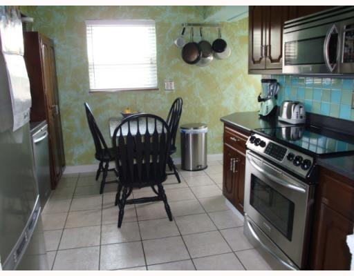 3630 Watchill Road Munhall, PA 15120 - Photo 5 of 17 Kitchen.