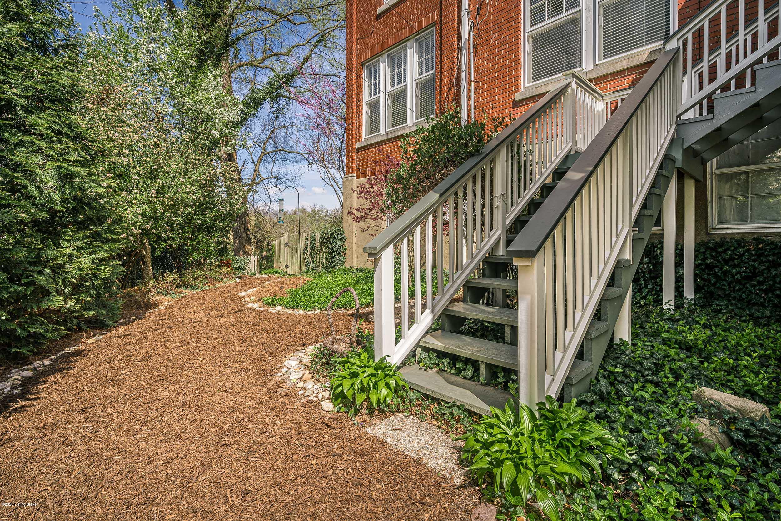 46 A Hill Road Louisville, KY 40204 - Photo 6 of 64 46a Hill Road-06