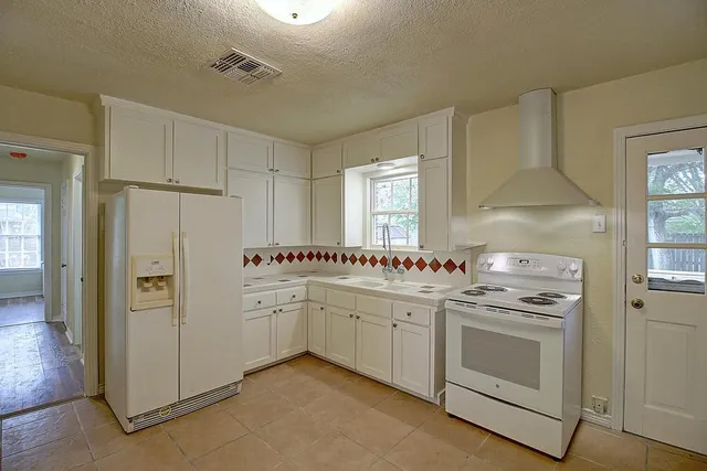 $1,495 | 4021 Markins Drive, Corpus Christi, TX 78411