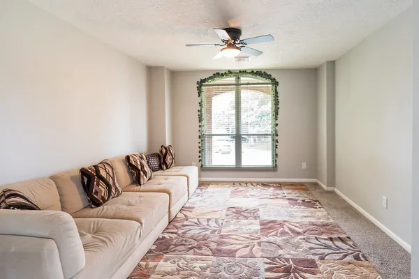 $3,400 | 3707 Pine View Court, Pearland, TX 77581