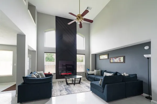 $3,400 | 3707 Pine View Court, Pearland, TX 77581