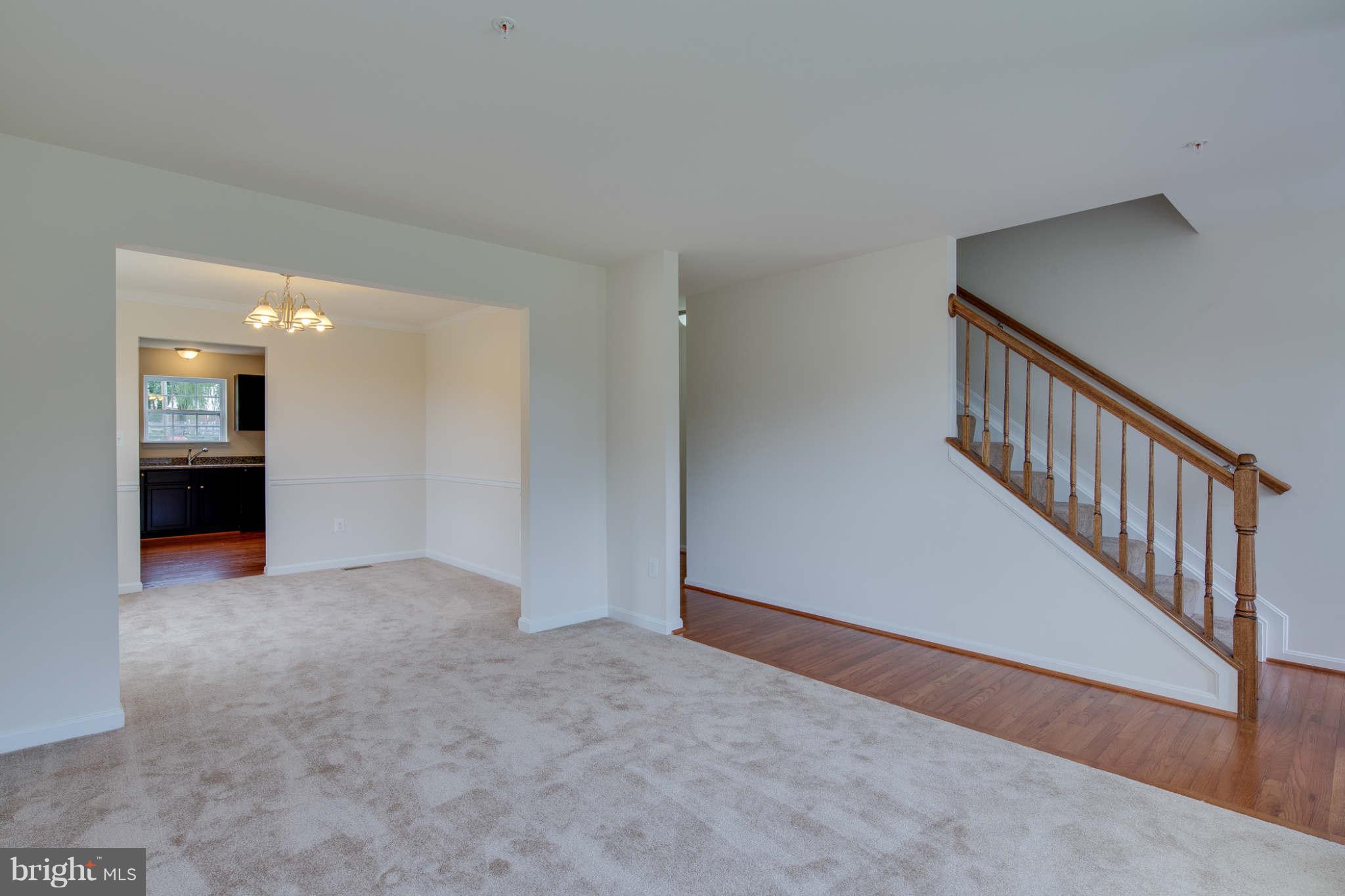 2 Hanover Road Elkridge, MD 21075 - Photo 16 of 27 Living Room