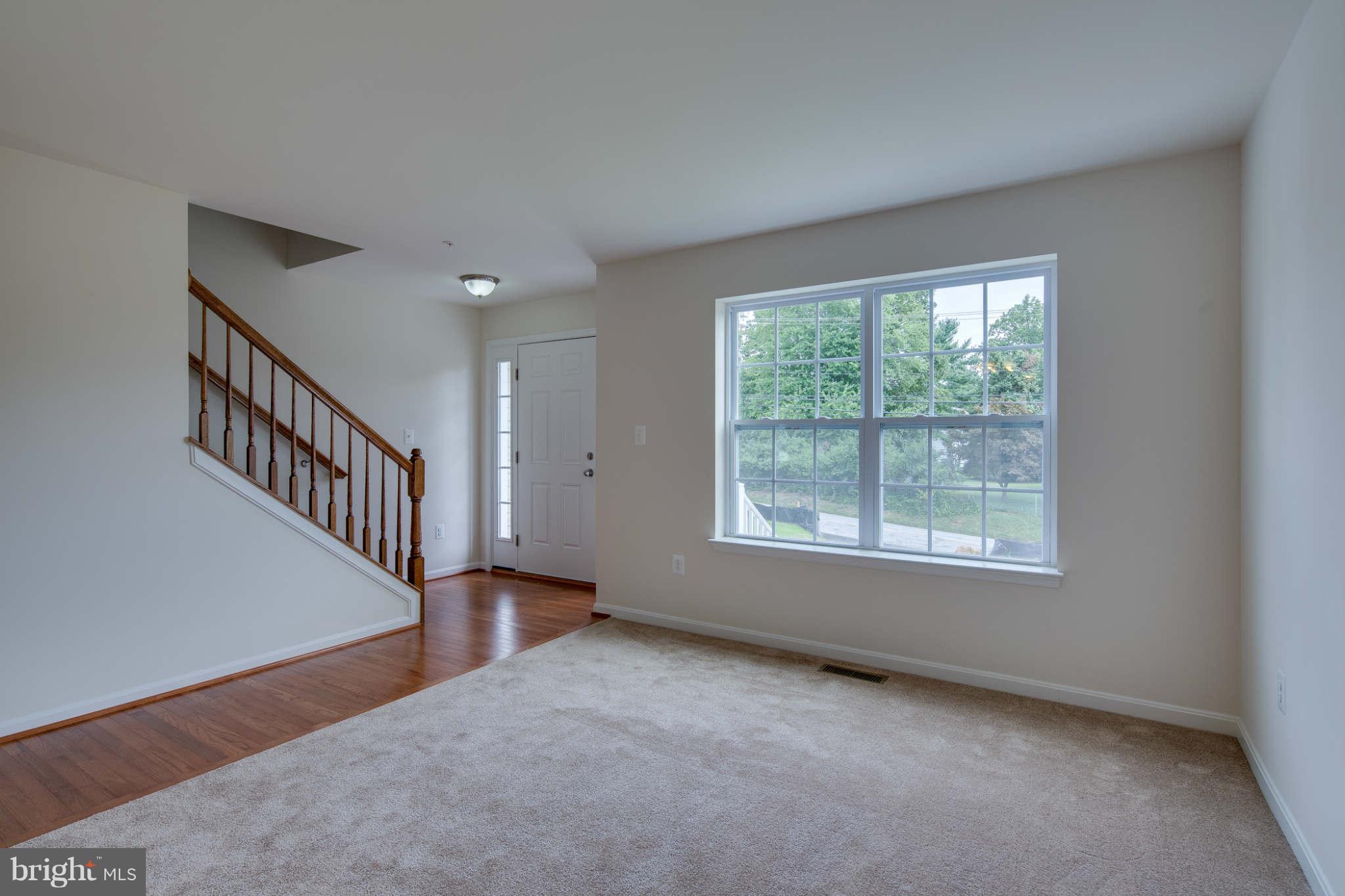 2 Hanover Road Elkridge, MD 21075 - Photo 17 of 27 Living Room