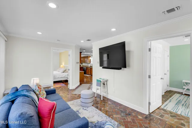 $2,400 | 4115 8th Street, Gulfport, MS 39501