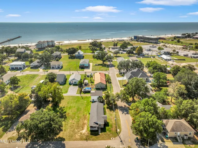 $2,400 | 4115 8th Street, Gulfport, MS 39501