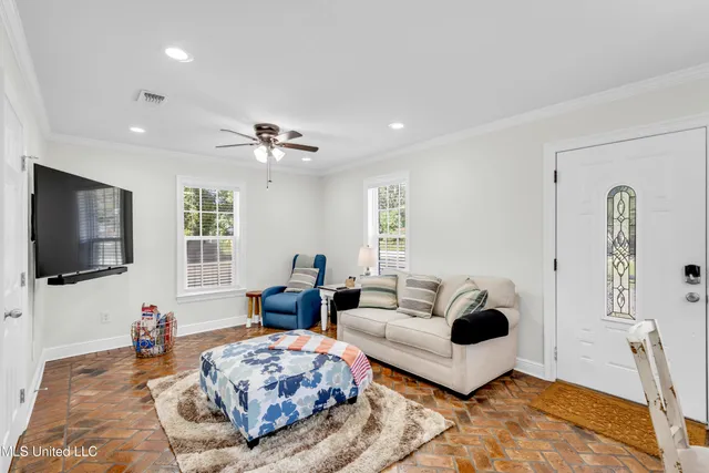 $2,400 | 4115 8th Street, Gulfport, MS 39501