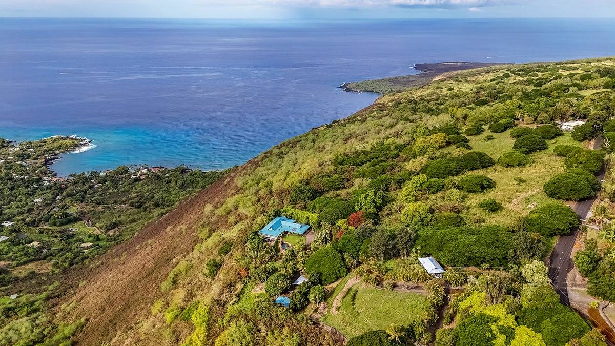 82-6021 Napoopoo Road Captain Cook, HI 96704 - Photo 4 of 30 Gallery Image 4