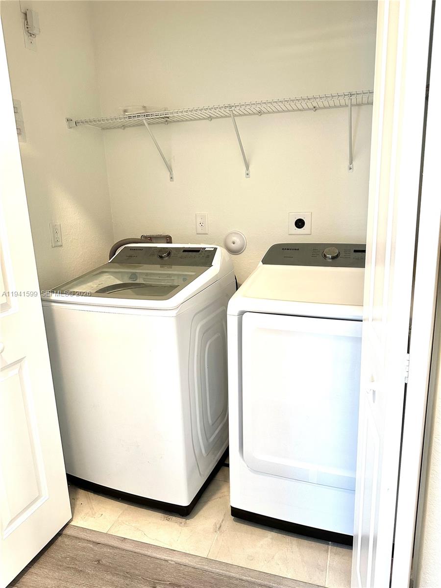 2418 Southeast 10th Street Homestead, FL 33035 - Photo 8 of 18