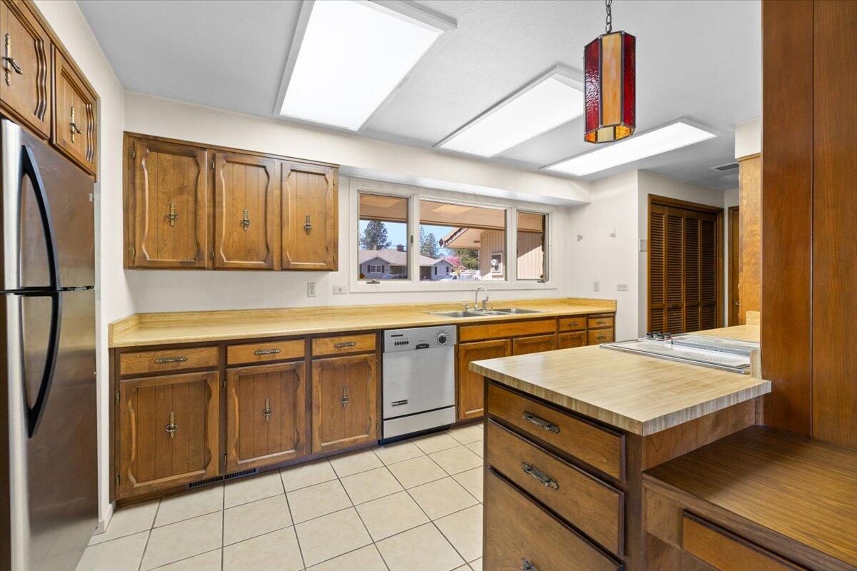 53 South Foothill Road Medford, OR 97504 - Photo 13 of 28 12-CI_2409