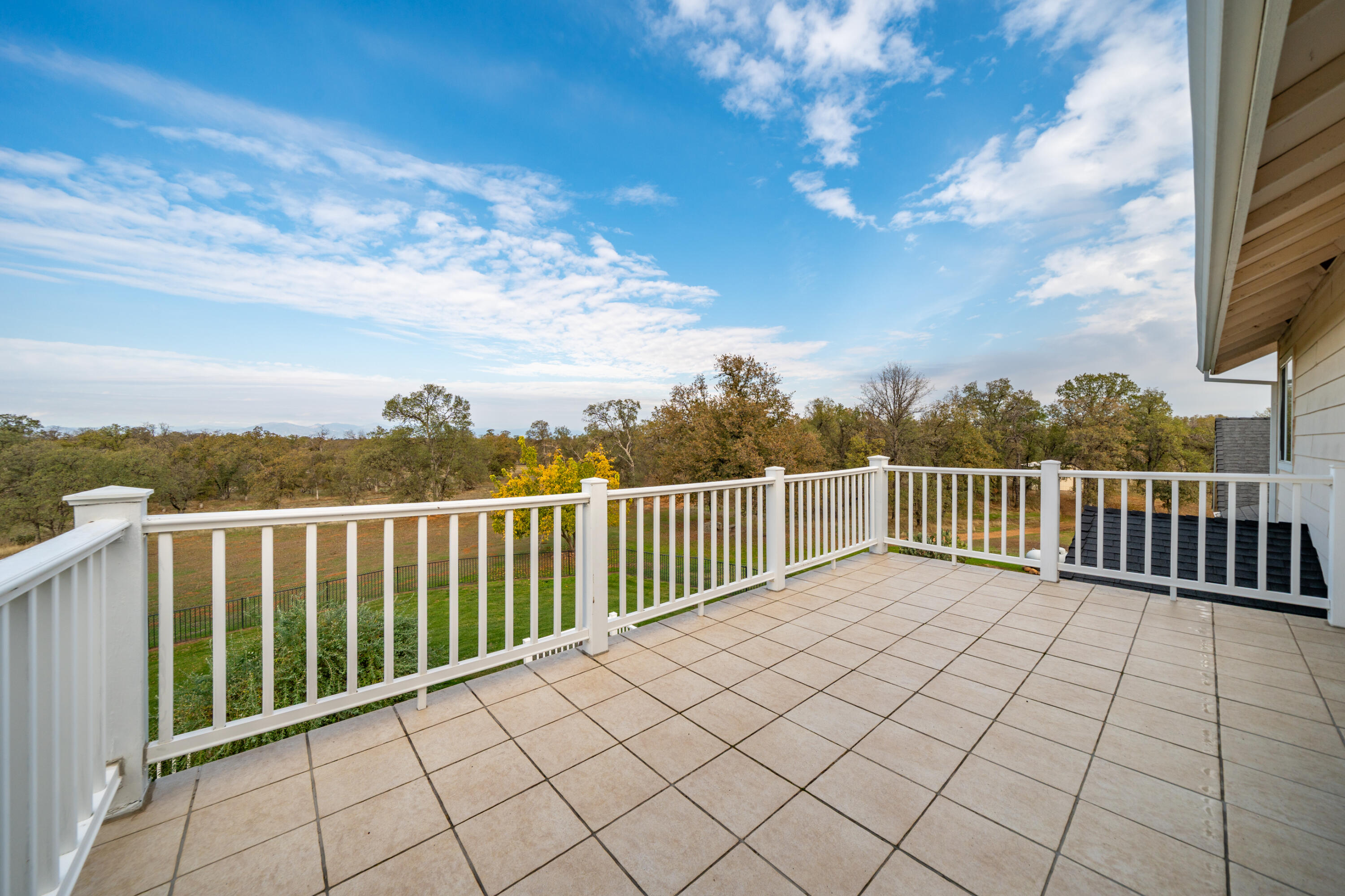 8180 Whispering Oaks Road Redding, CA 96002 - Photo 4 of 100 UPSTAIRS PATIO
