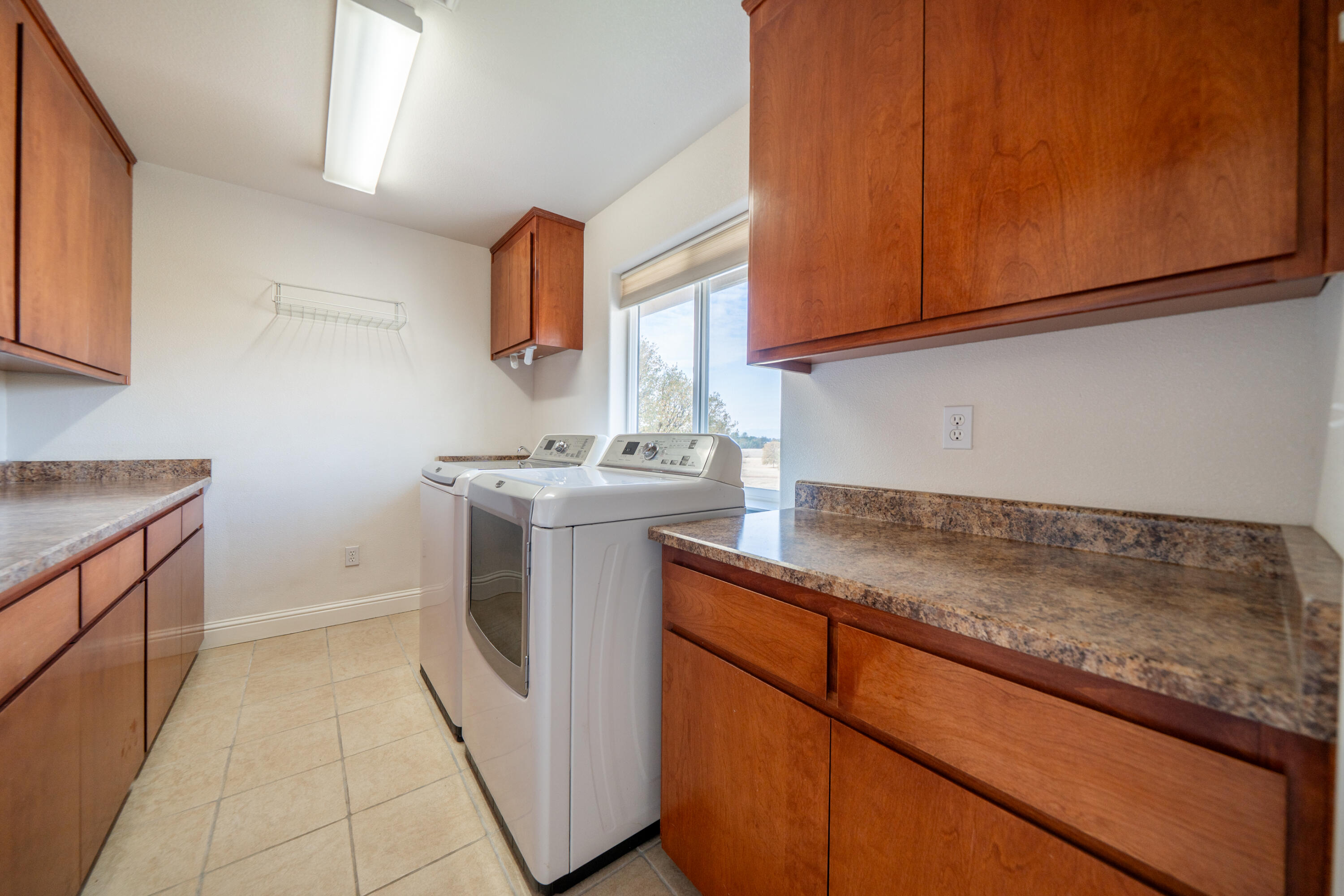 8180 Whispering Oaks Road Redding, CA 96002 - Photo 48 of 100 UPSTAIRS LAUNDRY ROOM