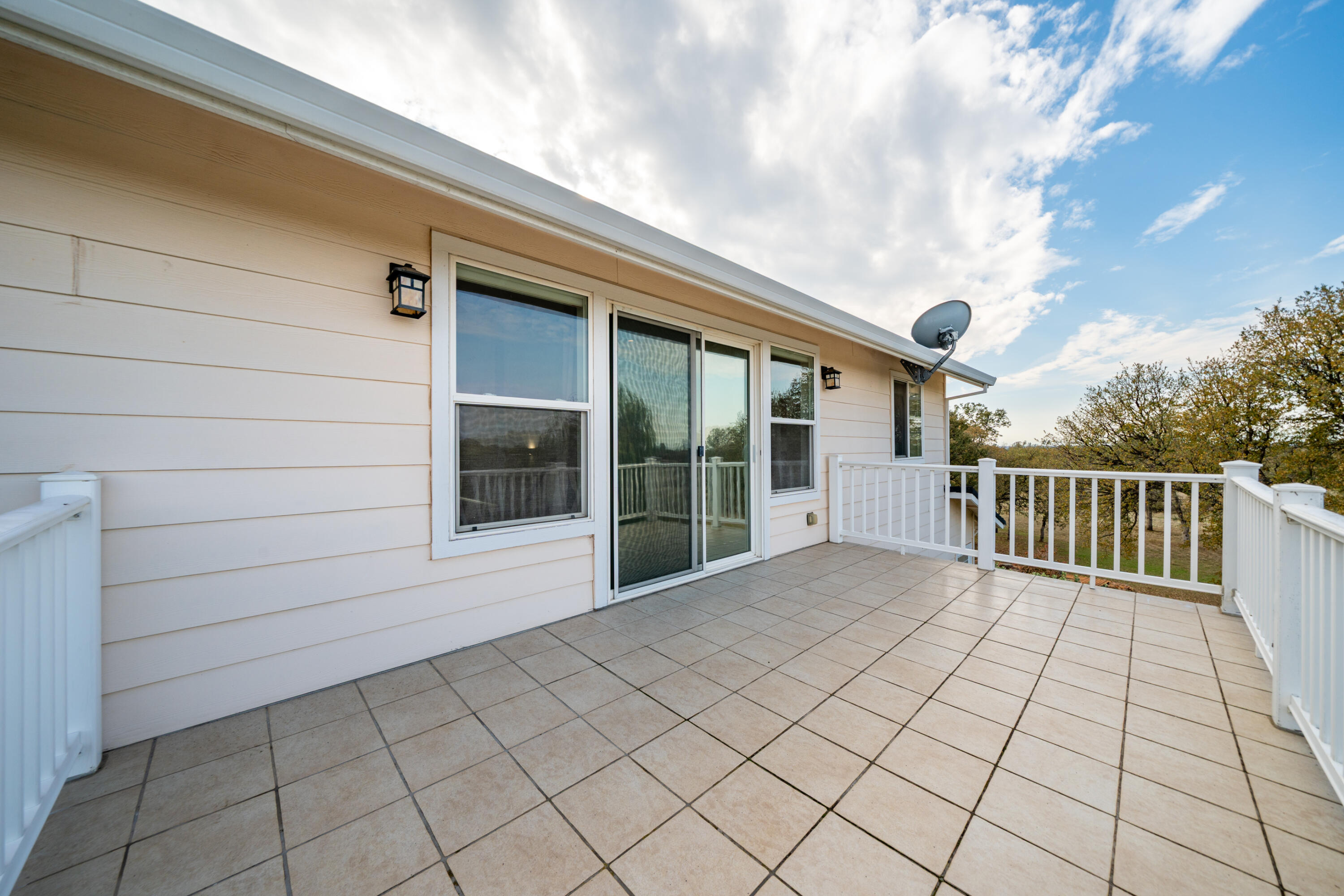 8180 Whispering Oaks Road Redding, CA 96002 - Photo 51 of 100 TILE FLOOR