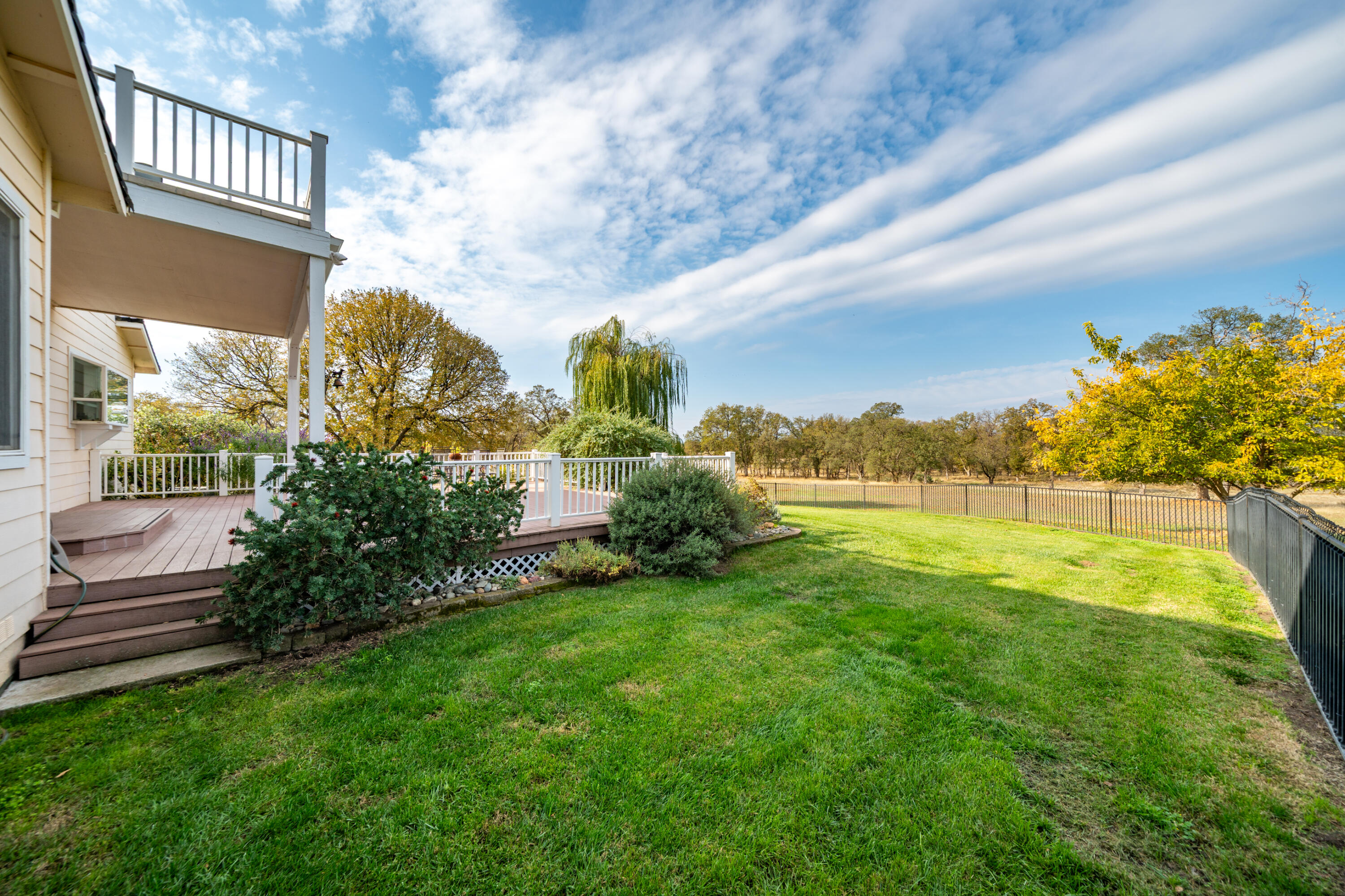8180 Whispering Oaks Road Redding, CA 96002 - Photo 60 of 100 LAWN AREA