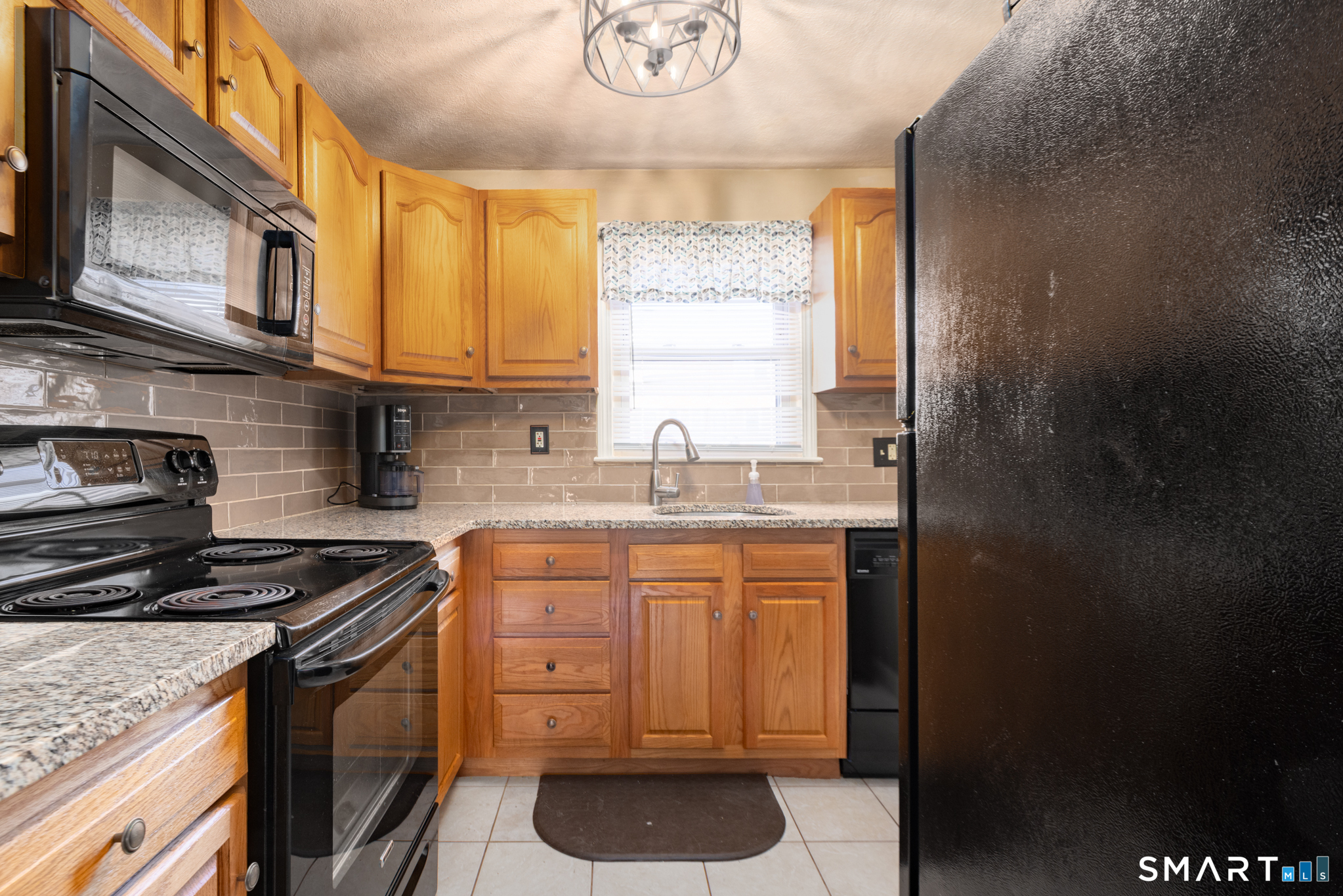 53 Hiltbrand Road, Unit 33 Bristol, CT 06010 - Photo 2 of 23