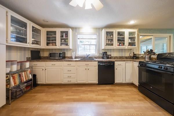 3 Hazeltine Road Upton, MA 01568 - Photo 9 of 33 Gallery Image 9