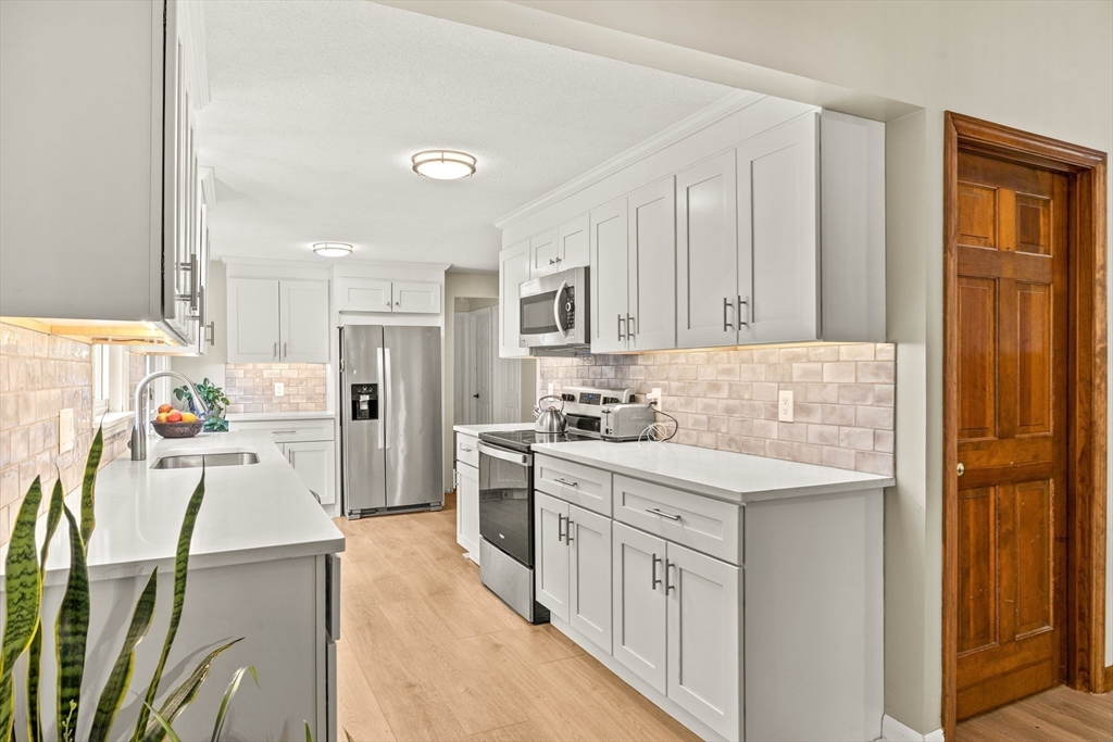 51 Westbrook Road South Hadley, MA 01075 - Photo 10 of 26
