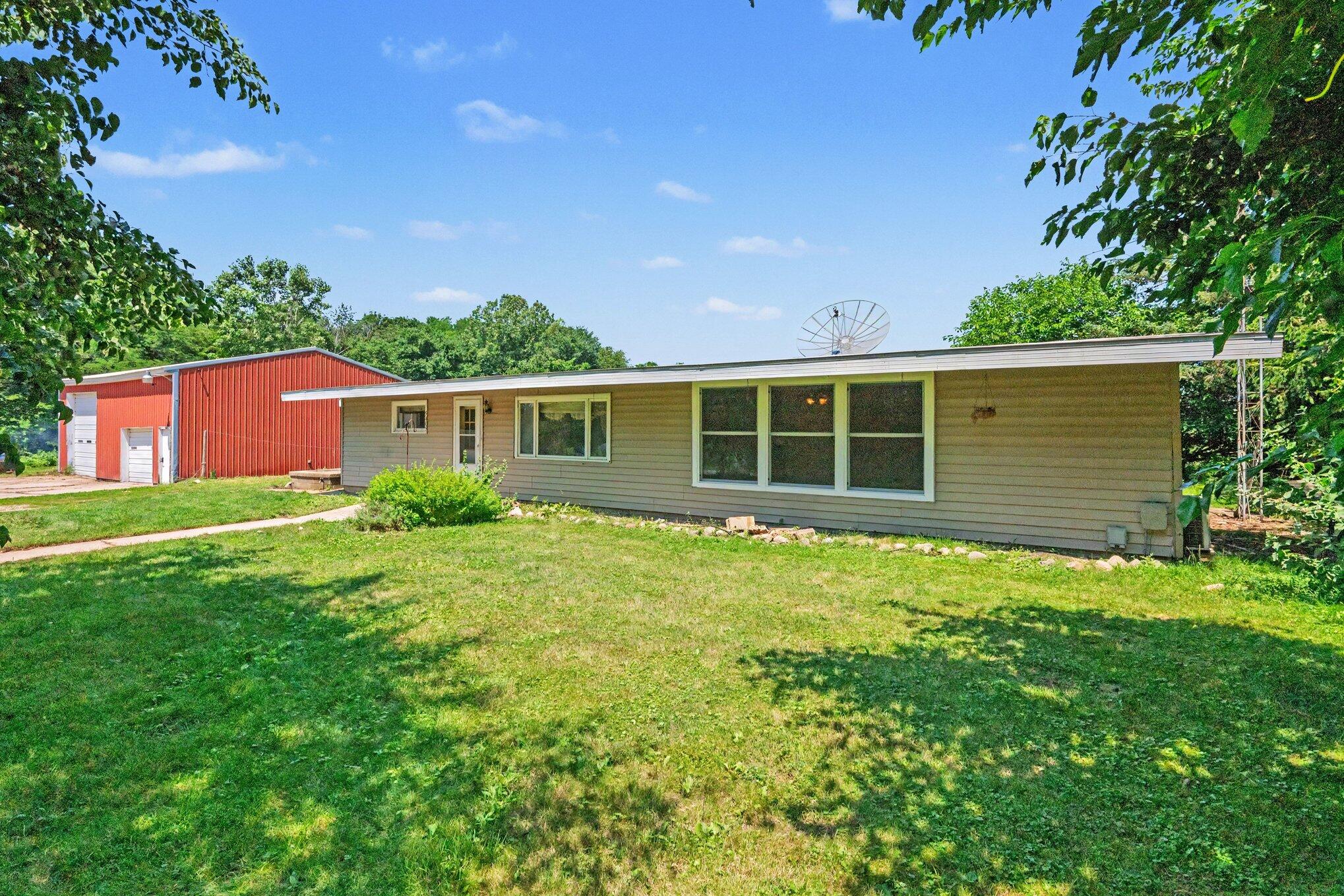 5405 Hartman Road Eau Claire, MI 49111 - Photo 3 of 36 032_file_4697