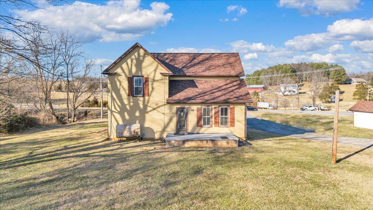 5402 Roanoke Road Troutville, VA 24175 - Photo 39 of 54 a view of residential houses with city street