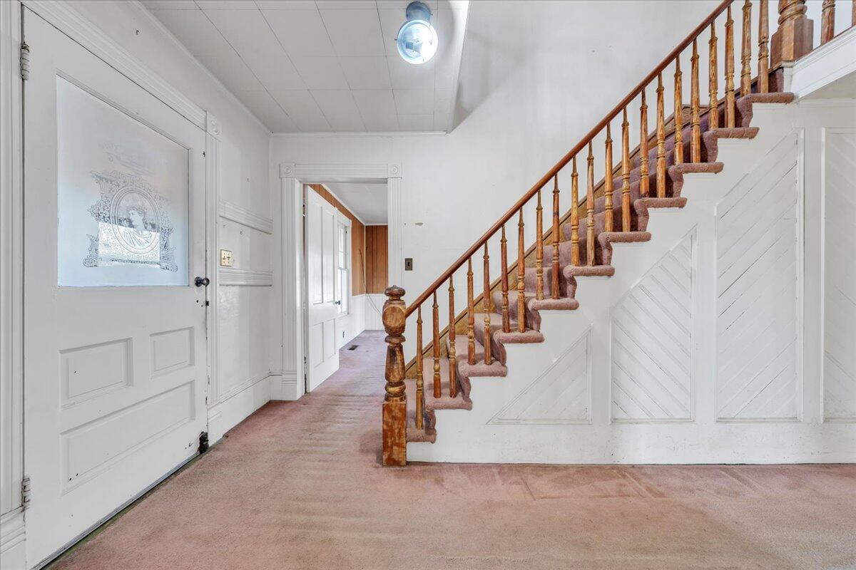 5402 Roanoke Road Troutville, VA 24175 - Photo 8 of 54 a view of entryway and hall