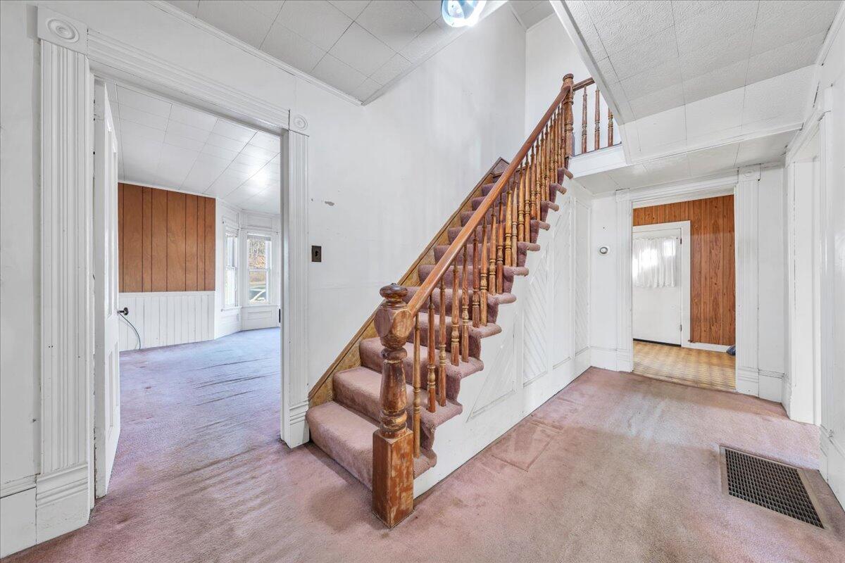 5402 Roanoke Road Troutville, VA 24175 - Photo 9 of 54 a view of entryway