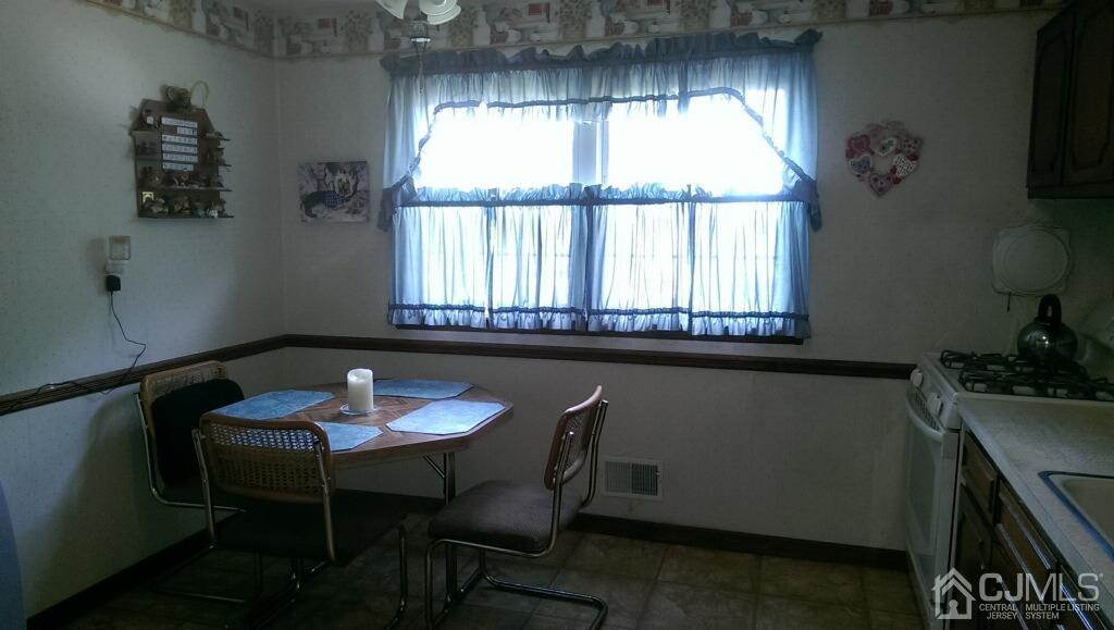 5 Snowden Road East Brunswick, NJ 08816 - Photo 13 of 37 Gallery Image 13