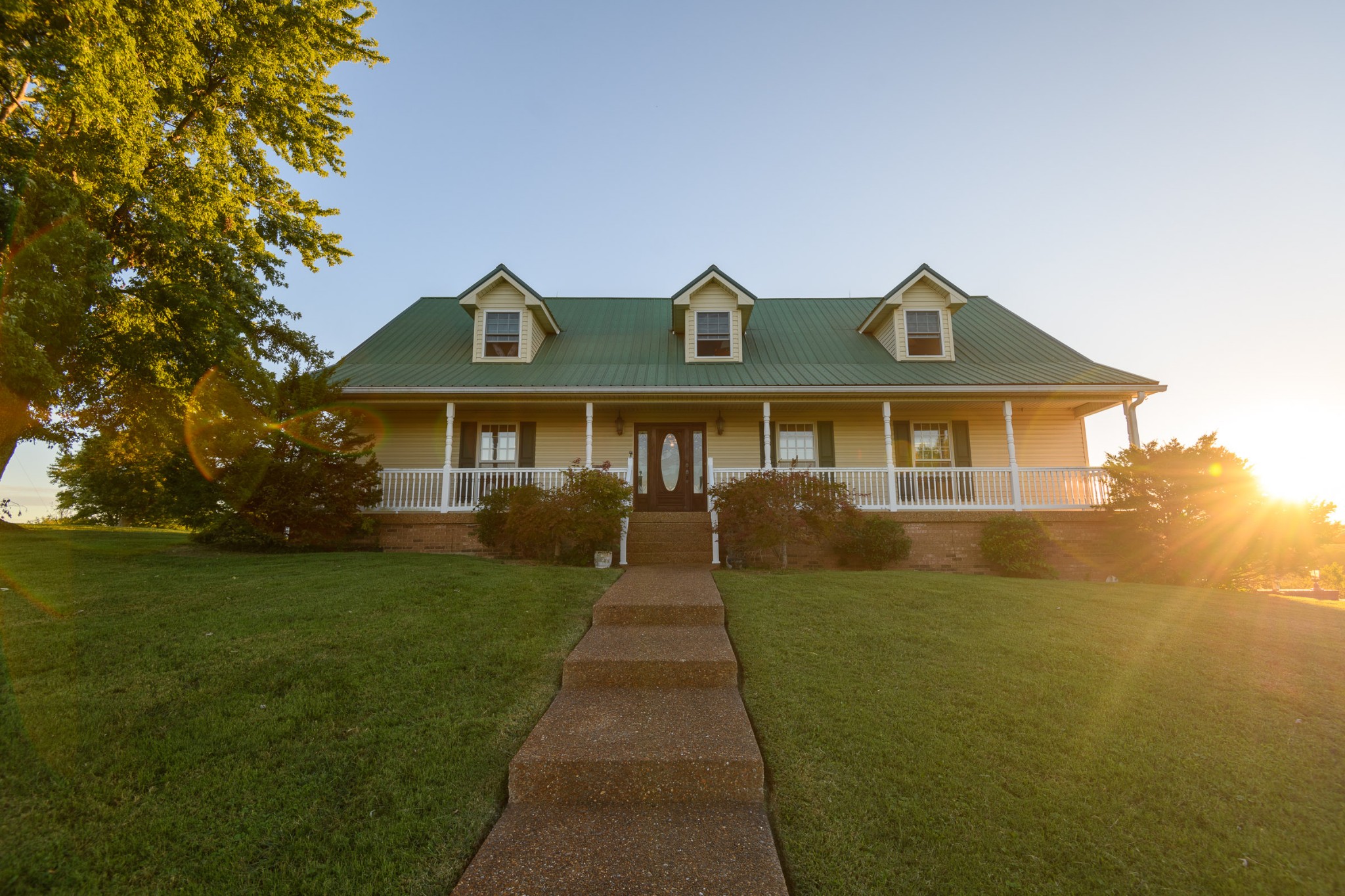1534 Old Shannon Road Lebanon, TN 37090 - Photo 3 of 56 a front view of a house with yard and green space