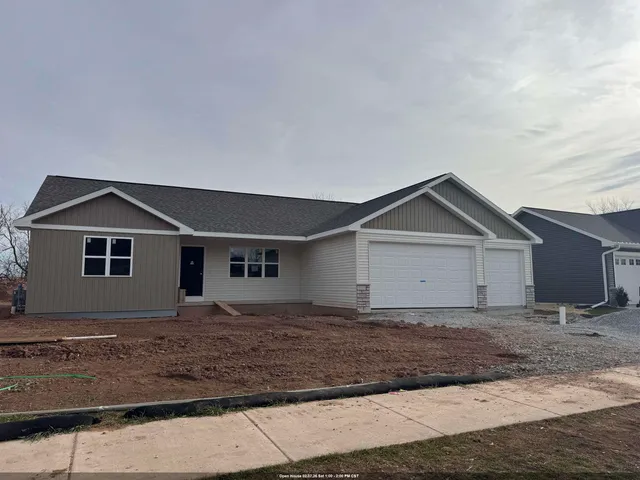 $437,500 | N9272 Constellation Drive, Appleton, WI 54915