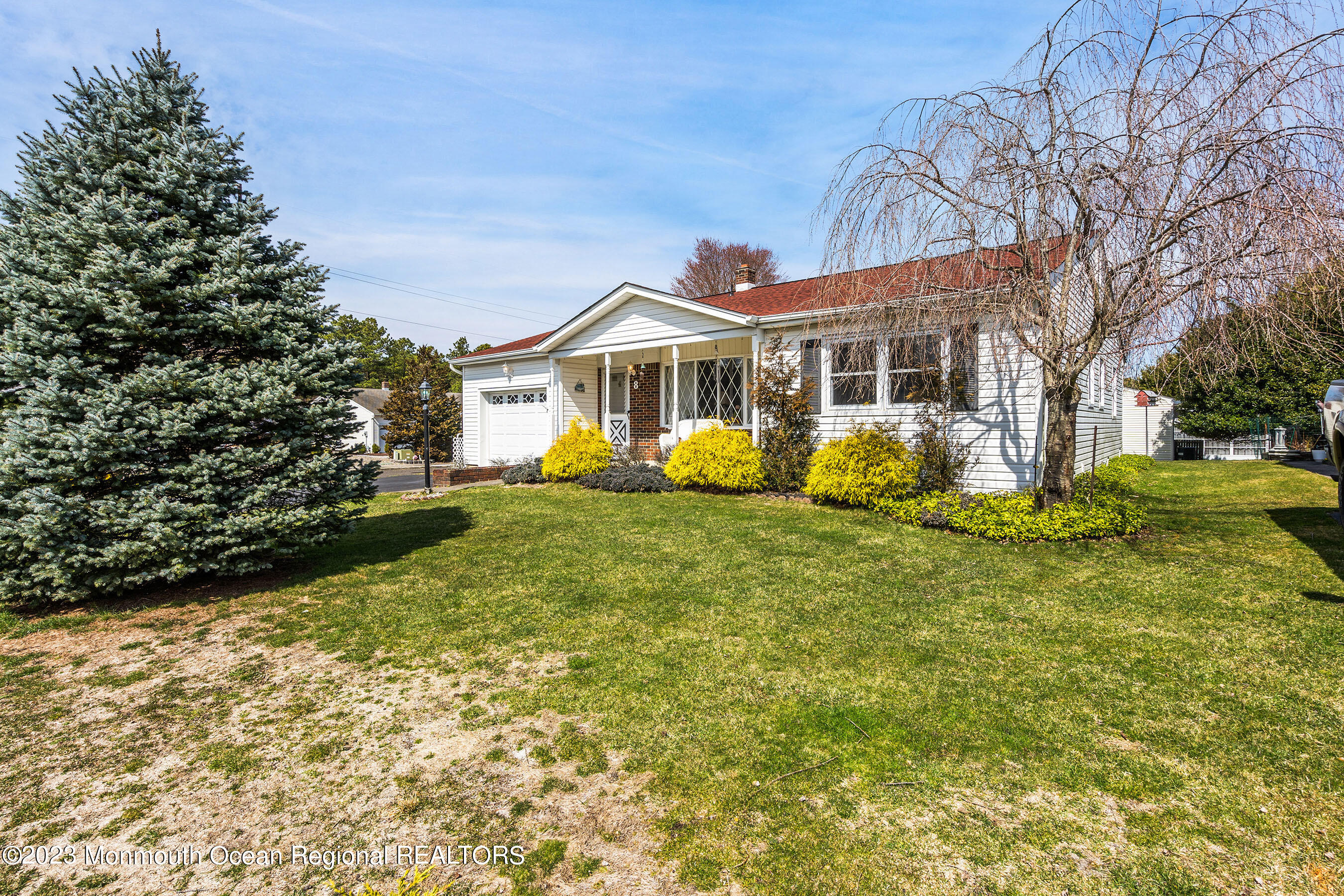 8 Thornton Road Toms River, NJ 08757 - Photo 3 of 30 03-Front Right