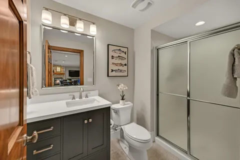 $1,350,000 | 11511 Oakview Court, Mequon, WI 53092