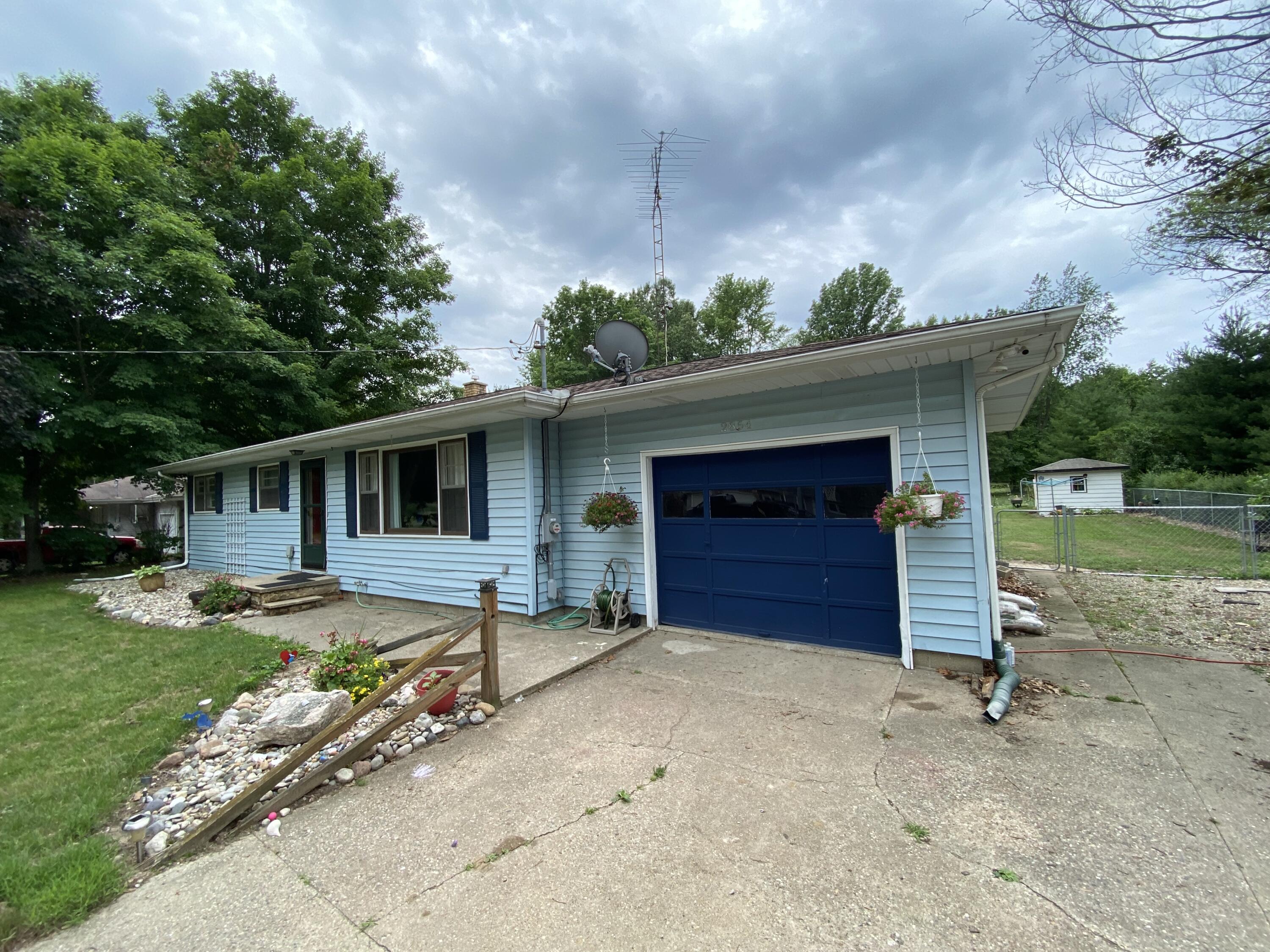 2854 Eaman Road Benton Harbor, MI 49022 - Photo 5 of 27 IMG_4098