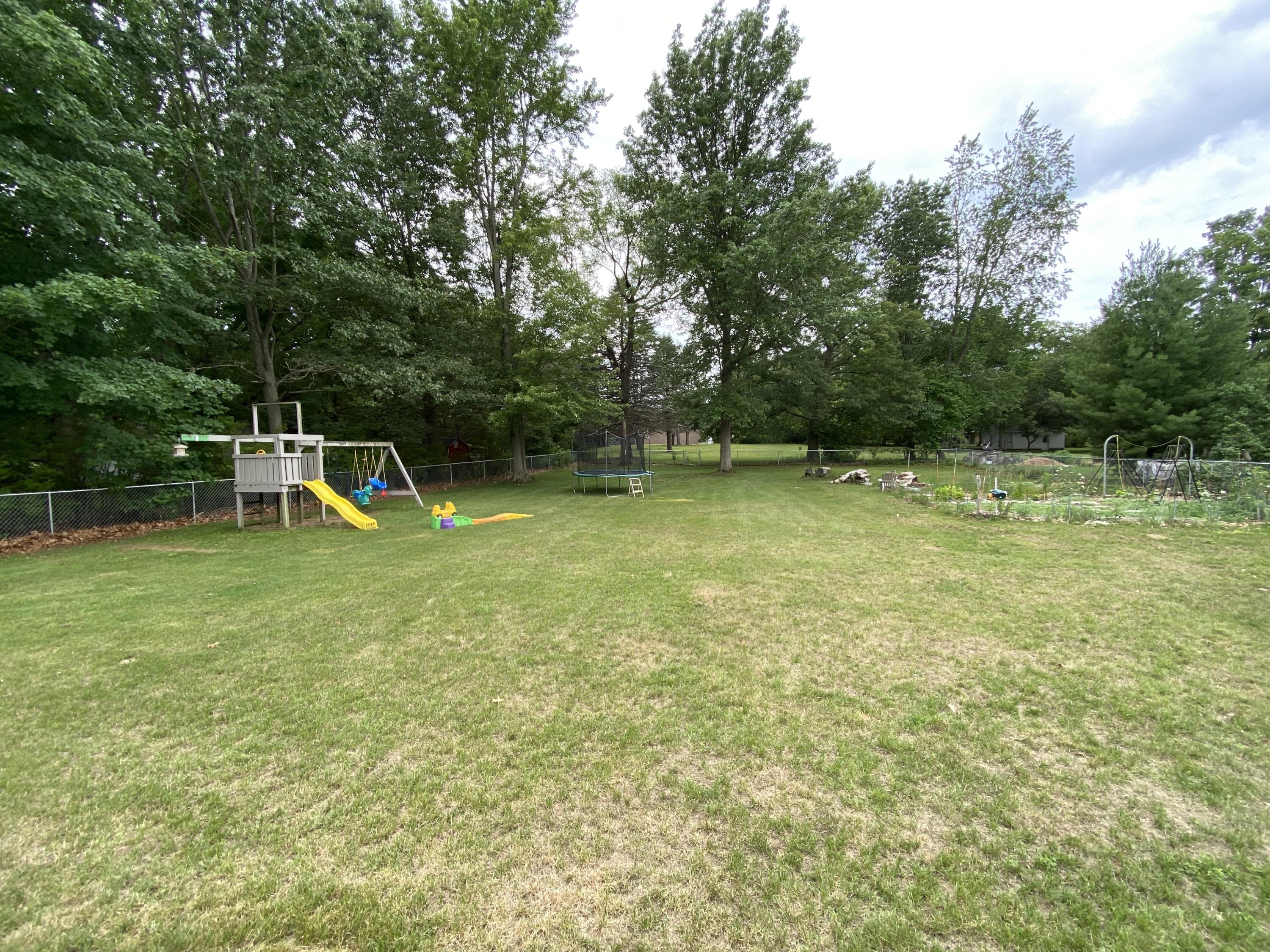 2854 Eaman Road Benton Harbor, MI 49022 - Photo 9 of 27 IMG_4104