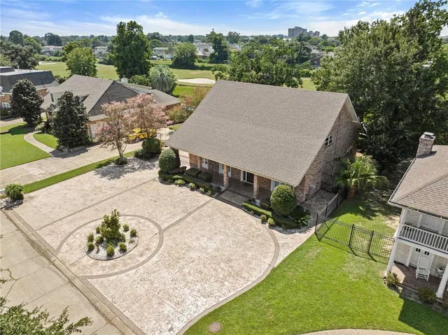 $530,000 | 105 Chateau Latour Drive, Kenner, LA 70065