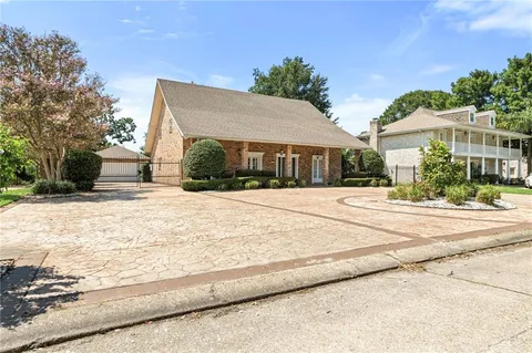 $530,000 | 105 Chateau Latour Drive, Kenner, LA 70065