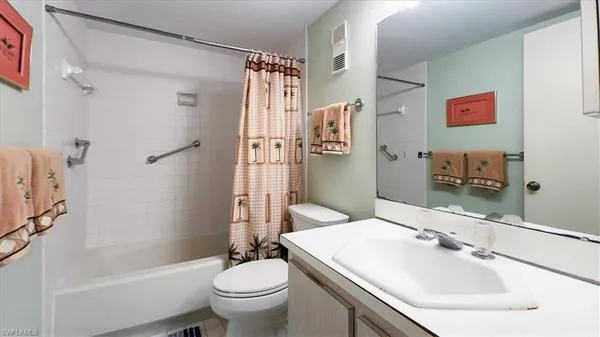 $539,900 | 507 Seaview Court, Unit Q1, Marco Island, FL 34145